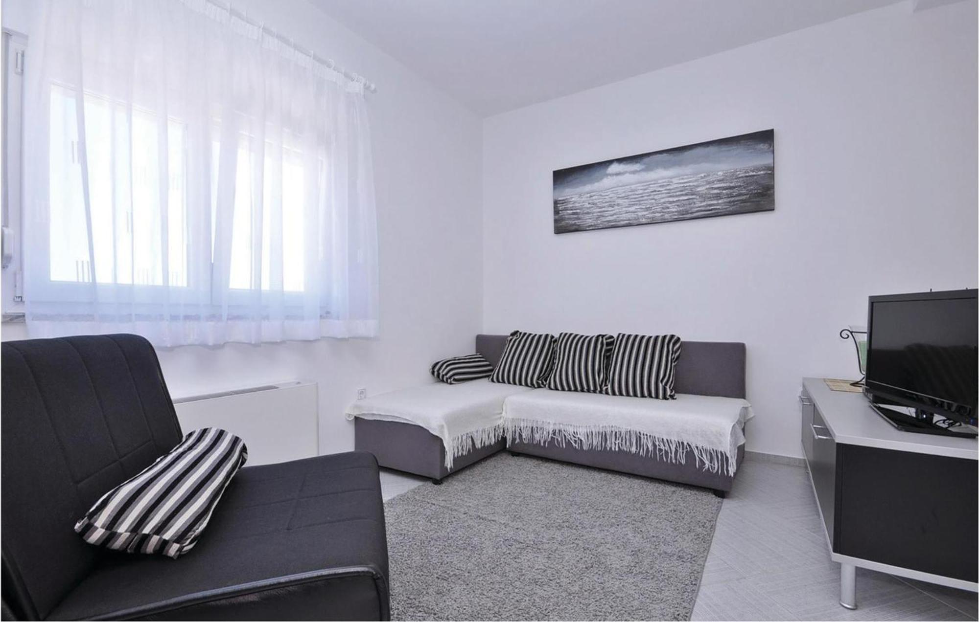 1 Bedroom Cozy Apartment In Bibinje Dış mekan fotoğraf