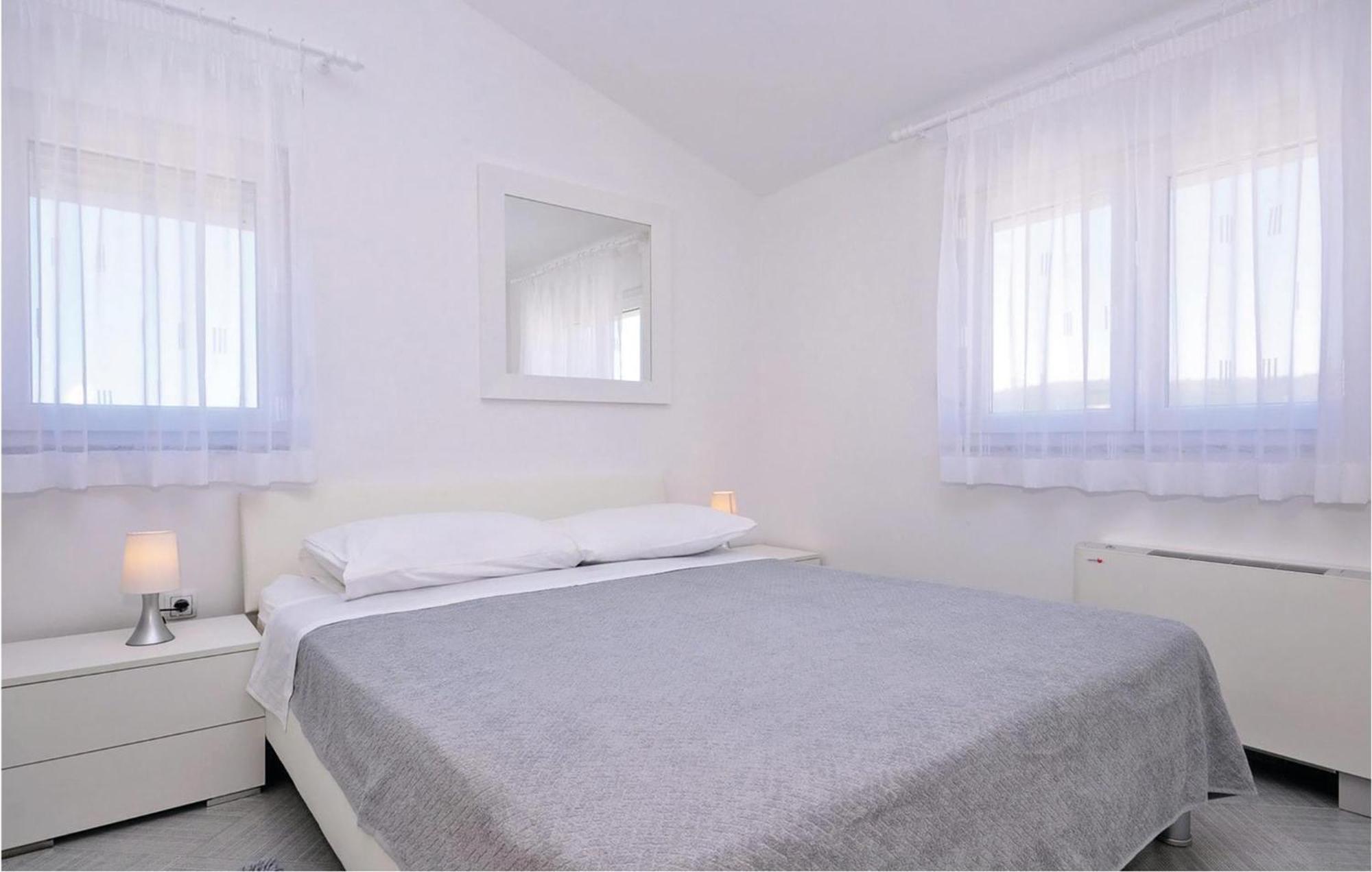 1 Bedroom Cozy Apartment In Bibinje Dış mekan fotoğraf