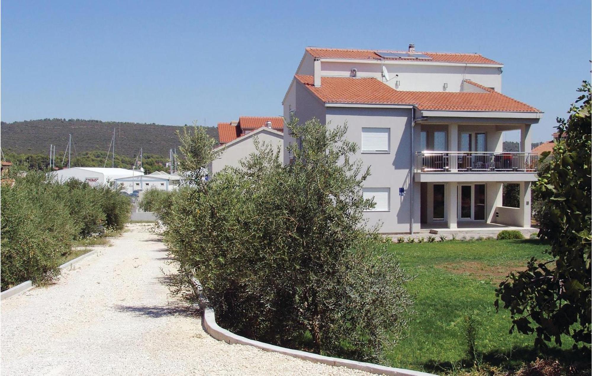 1 Bedroom Cozy Apartment In Bibinje Dış mekan fotoğraf